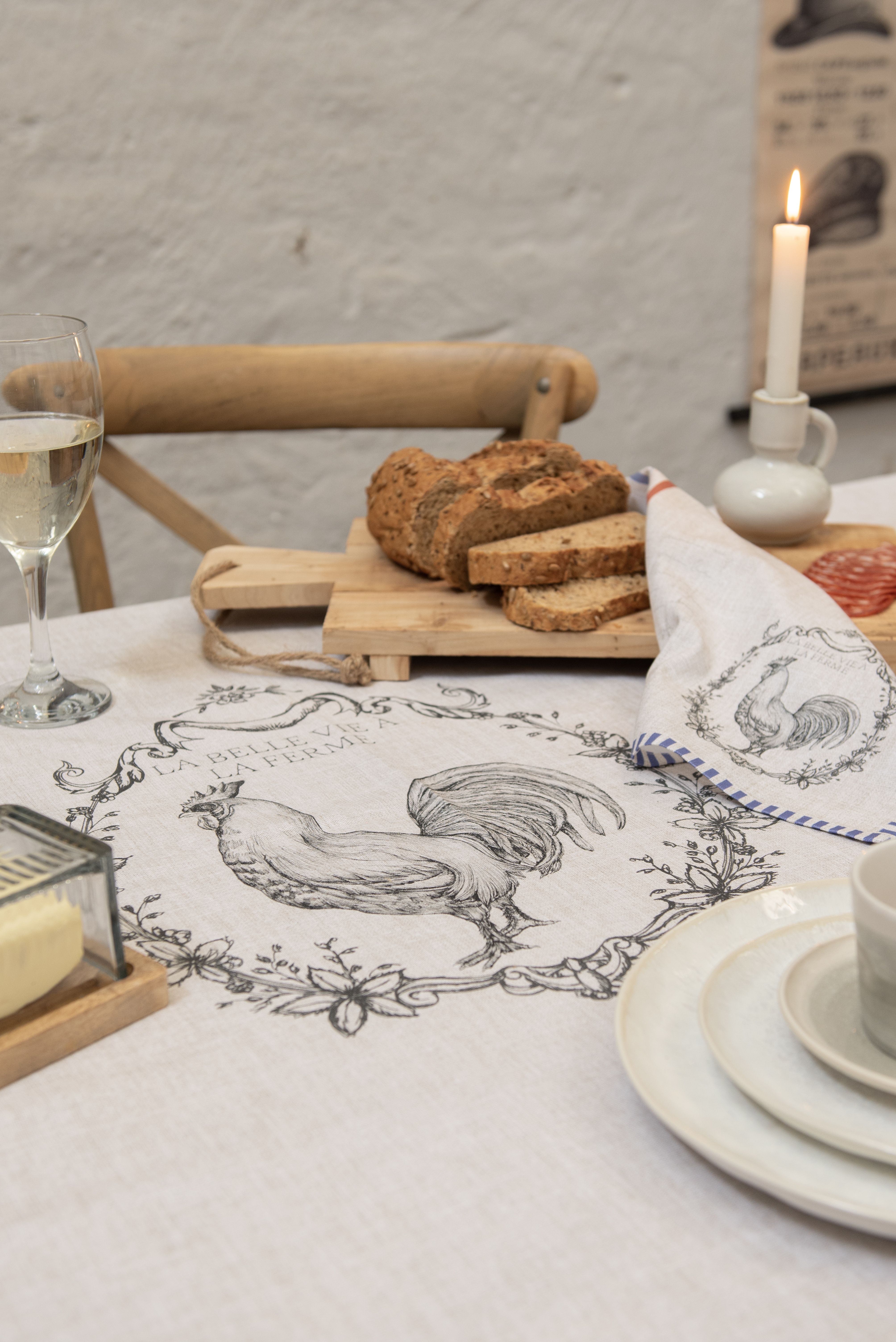 картинка Декор для стола "Французский петух" 150x250см